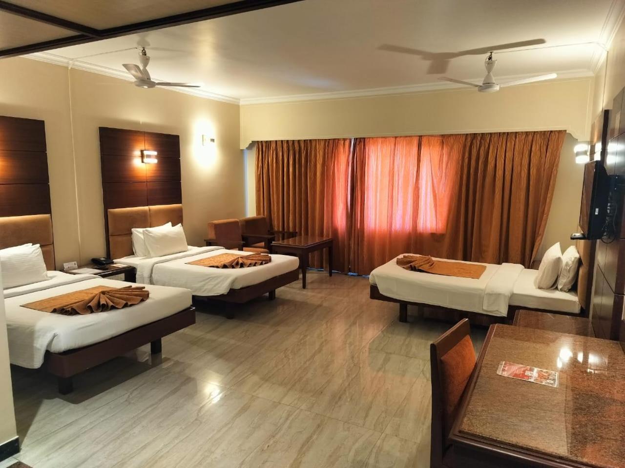 Shenbaga Hotel And Convention Centre Puducherry Eksteriør billede
