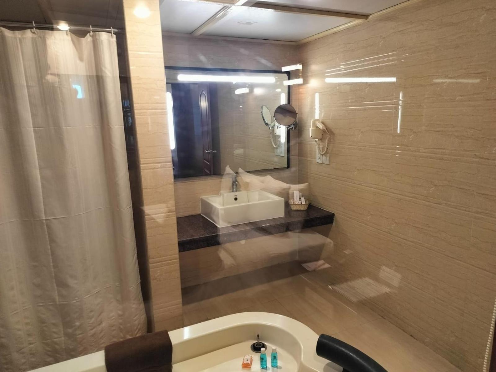 Shenbaga Hotel And Convention Centre Puducherry Eksteriør billede