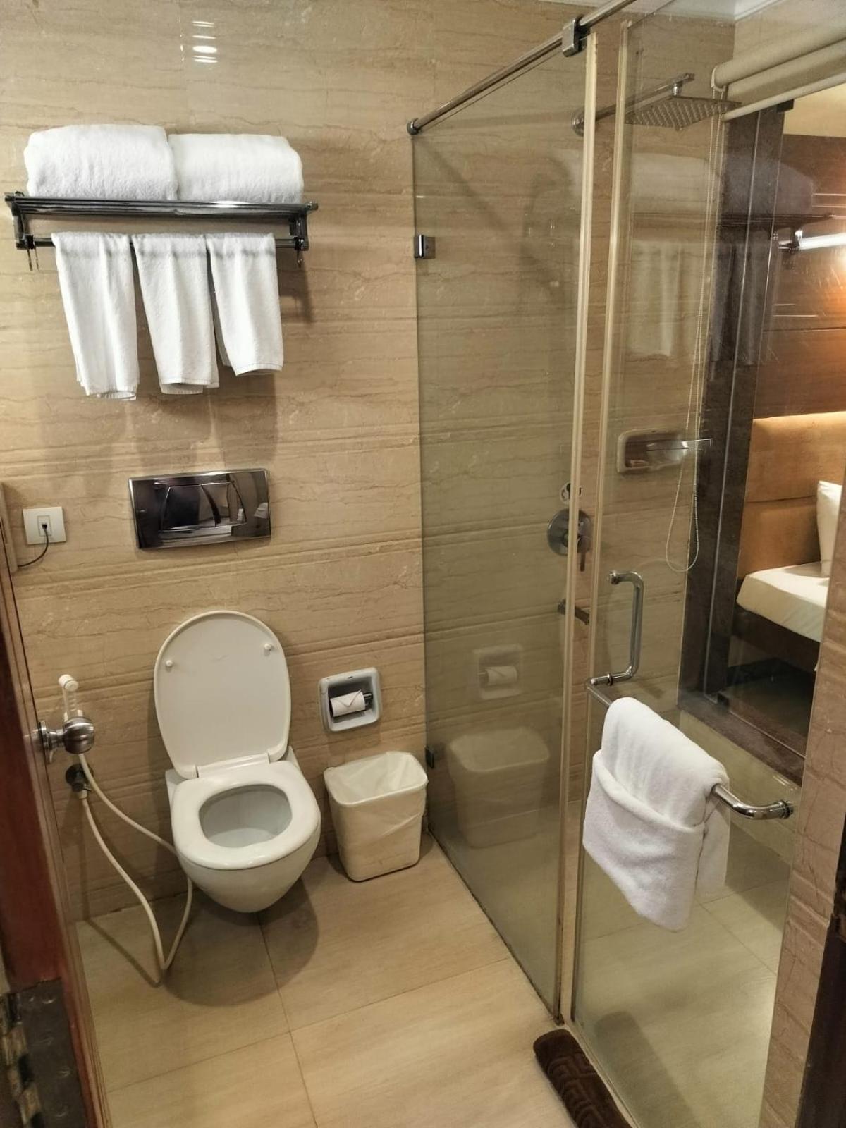 Shenbaga Hotel And Convention Centre Puducherry Eksteriør billede